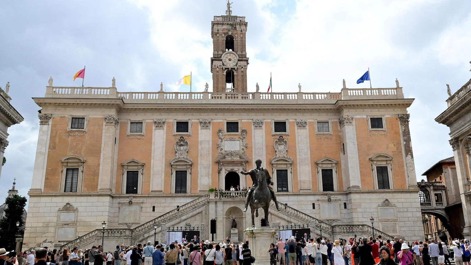 Perquisizioni in Campidoglio, indagine pure su fondi Giubileo