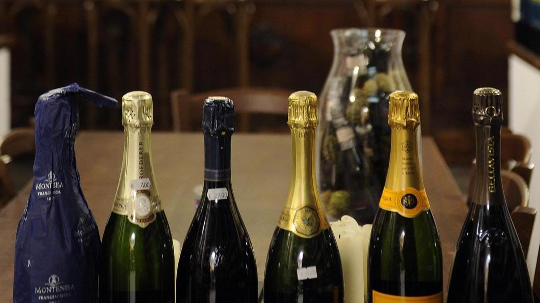 Calo del 9,2% per lo champagne francese nel 2024: crisi economica e politica