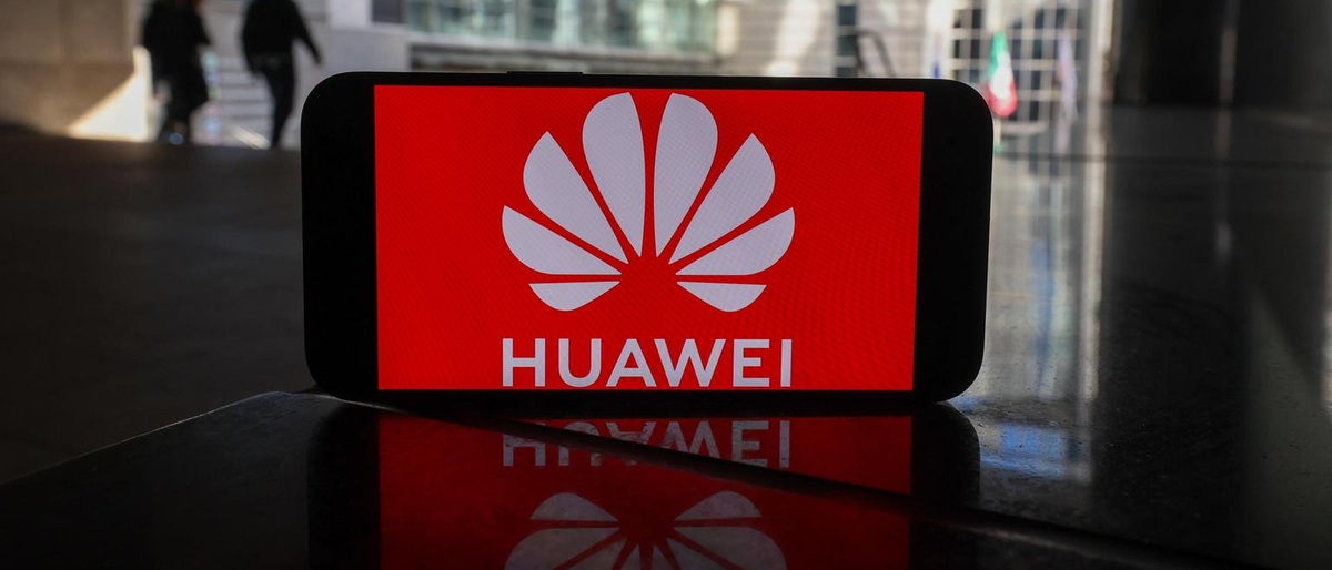 Parlamento europeo sospende accesso a Huawei per indagini di corruzione