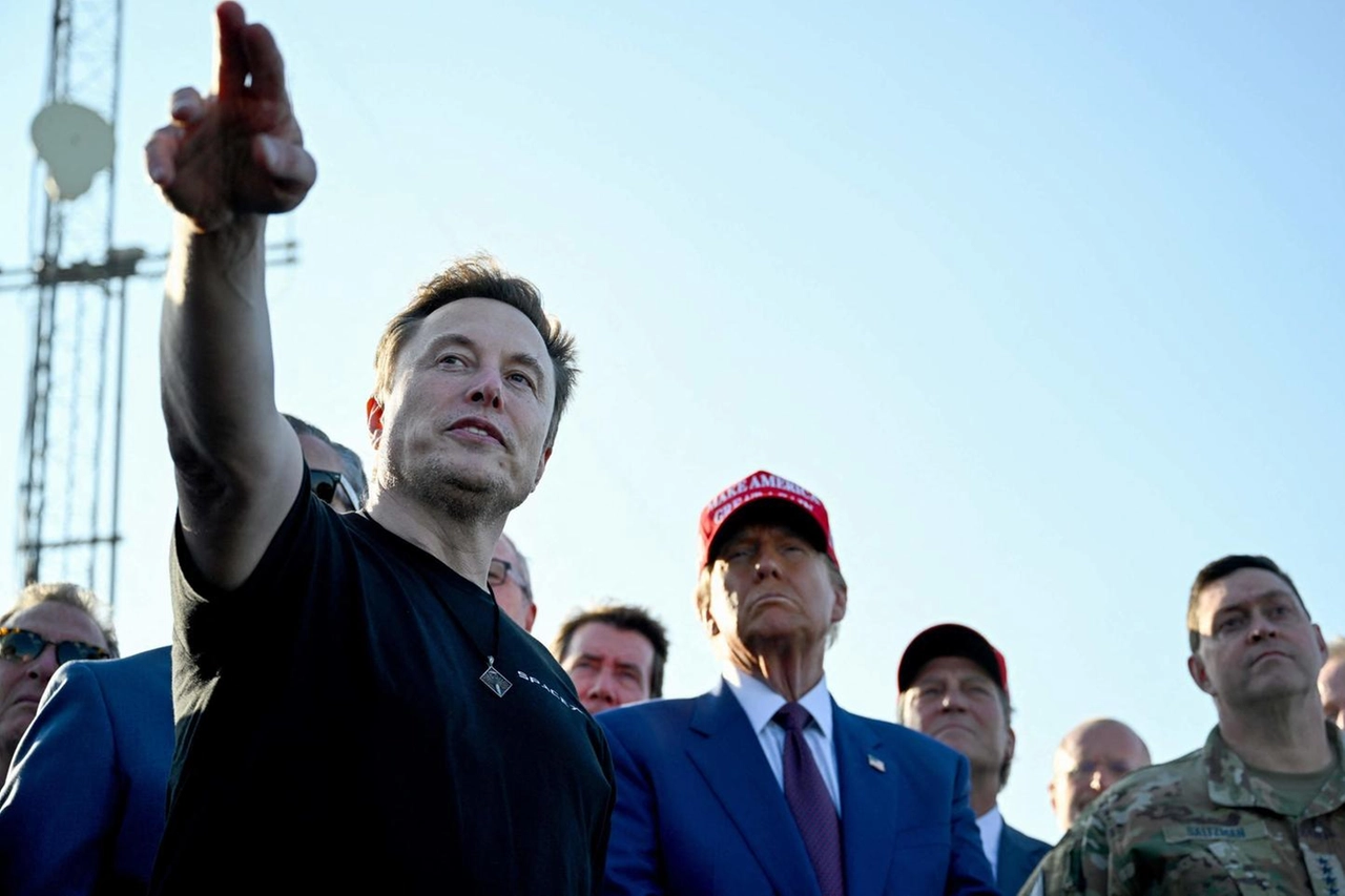 Musk attacca (anche) l’Ue. Siluro sulla Commissione: "È anti-democratica"