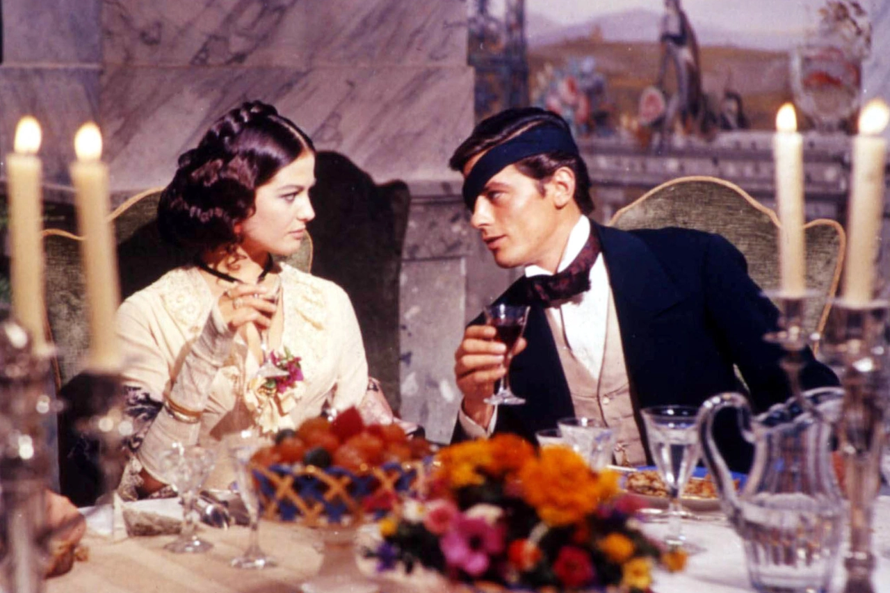 Claudia Cardinale e Alain Delon in una foto di scena del film di Luchino Visconti ''Il Gattopardo''-tratto dall'omonimo romanzo di Giuseppe Tomasi di Lampedusa- e girata a villa Chigi ad Ariccia (Roma)