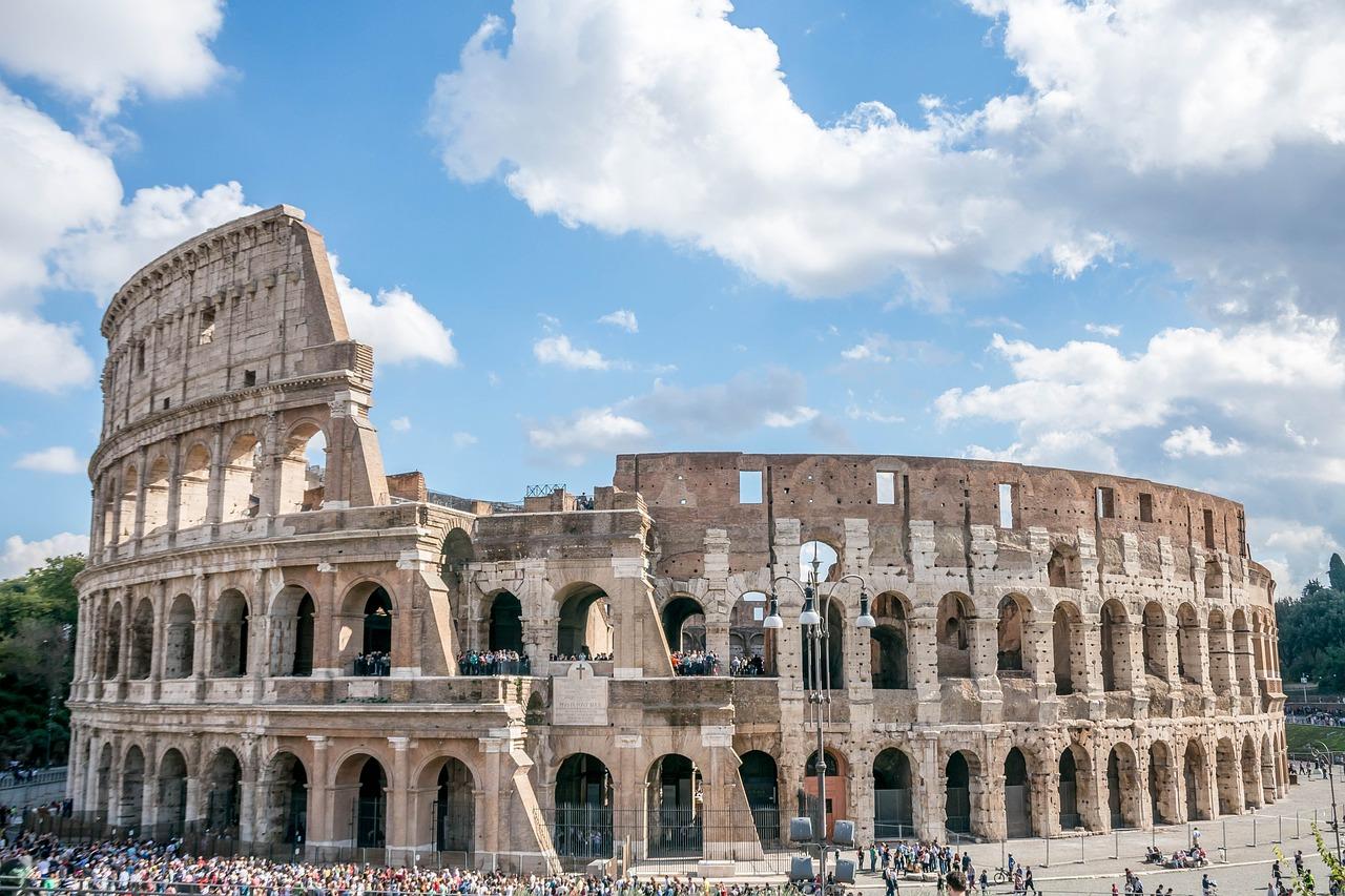 Record storico di turisti a Roma: 51,4 milioni di presenze in un anno. Gualtieri: “Capitale sempre più attrattiva”