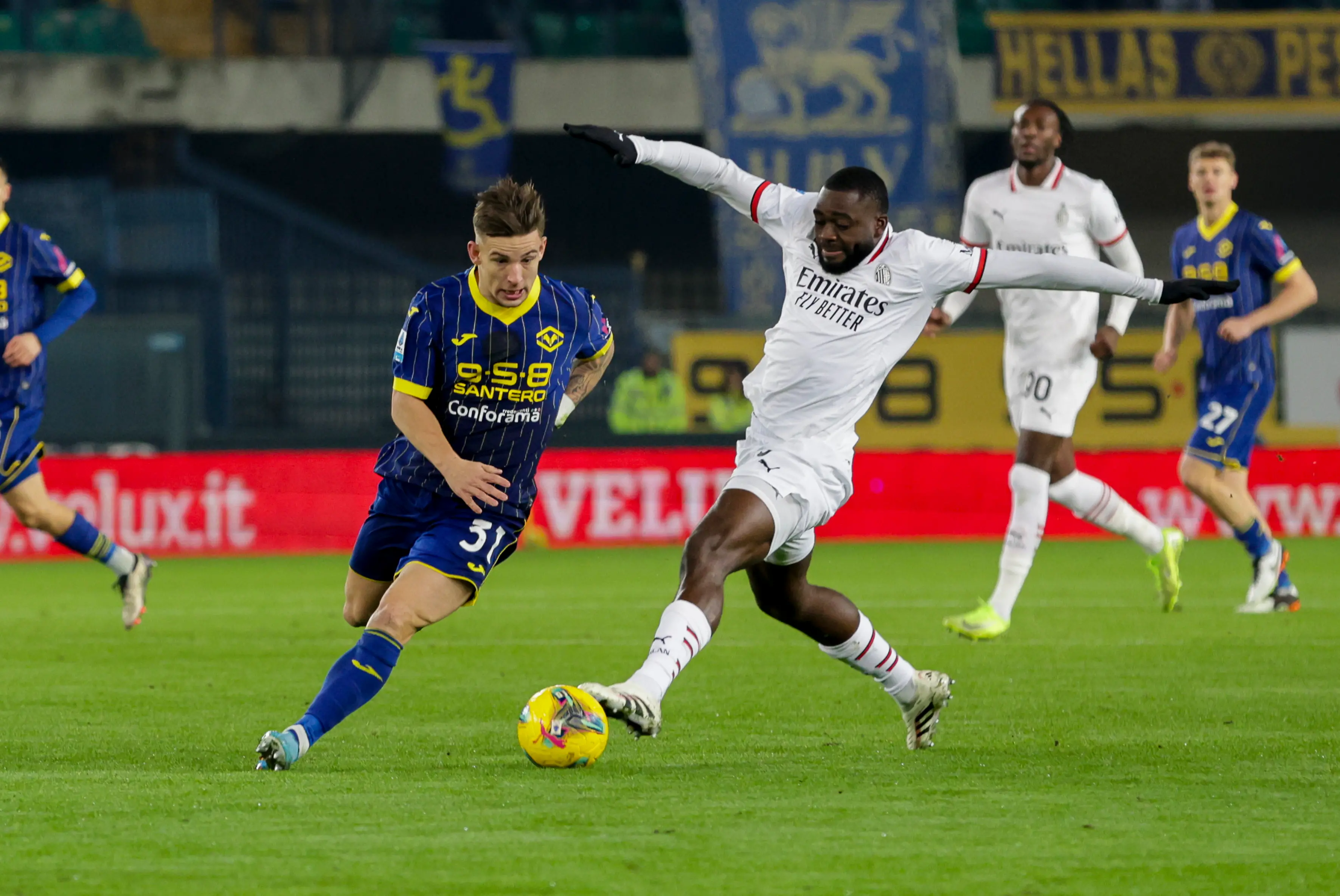 Hellas Verona-Milan 0-1, per ora basta Reijnders: Fonseca si salva, Leao si fa male