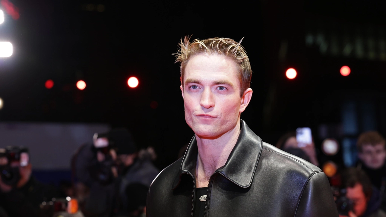 Robert Pattinson alla premiere di Mickey 17 alla 75th Berlin International Film Festival