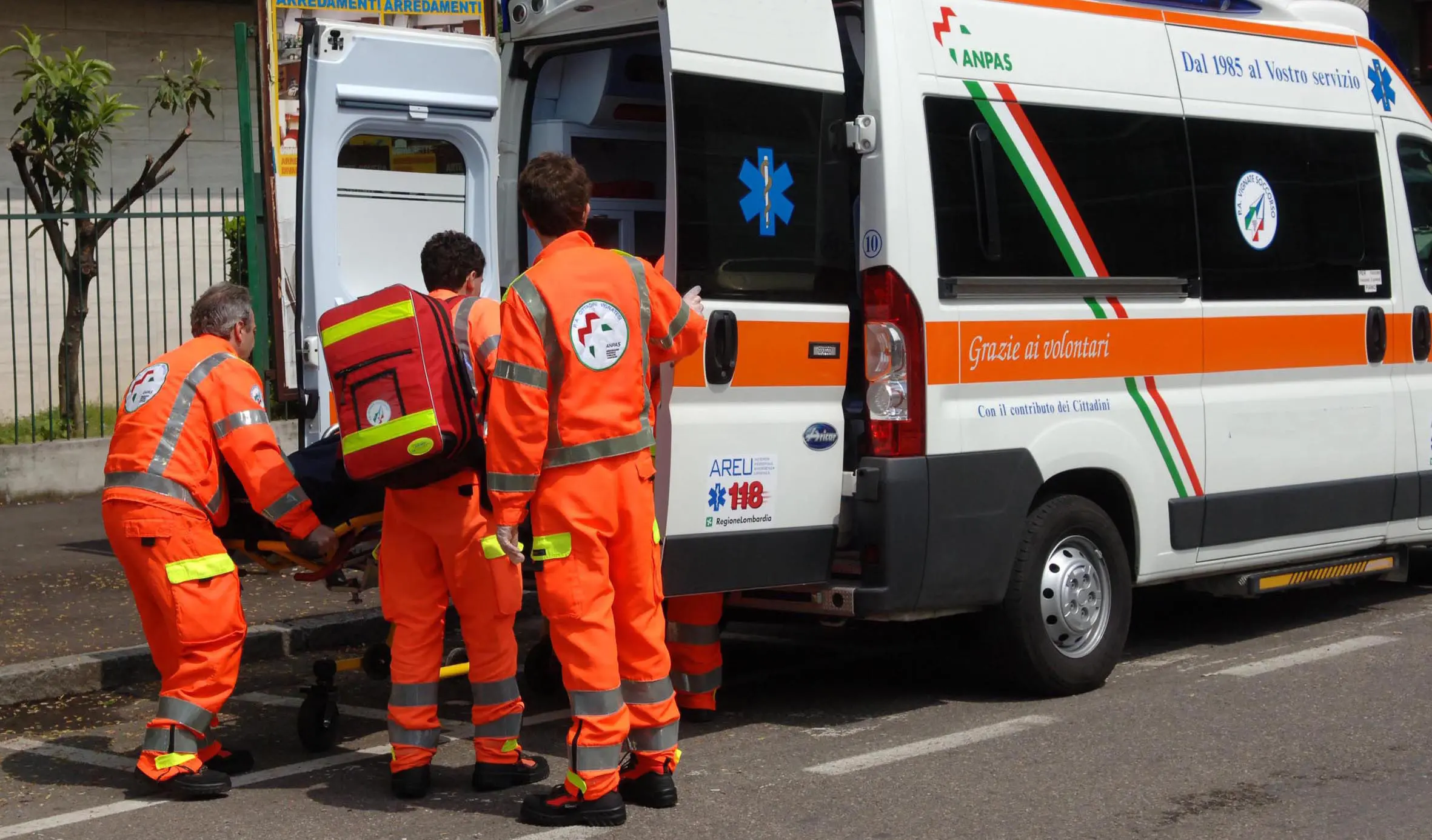 Martellate contro il personale dell’ambulanza: “Dovete portare mia zia in un altro ospedale”