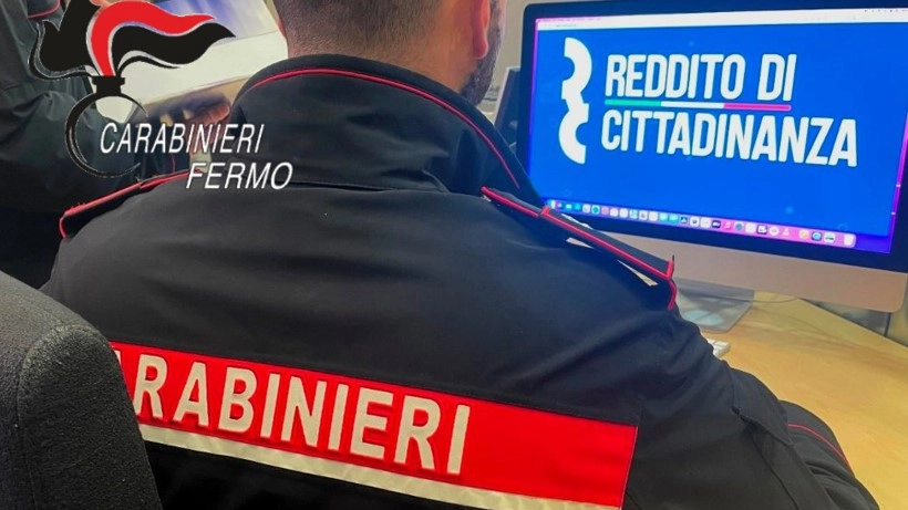 Le indagini dei carabinieri sul reddito di cittadinanza