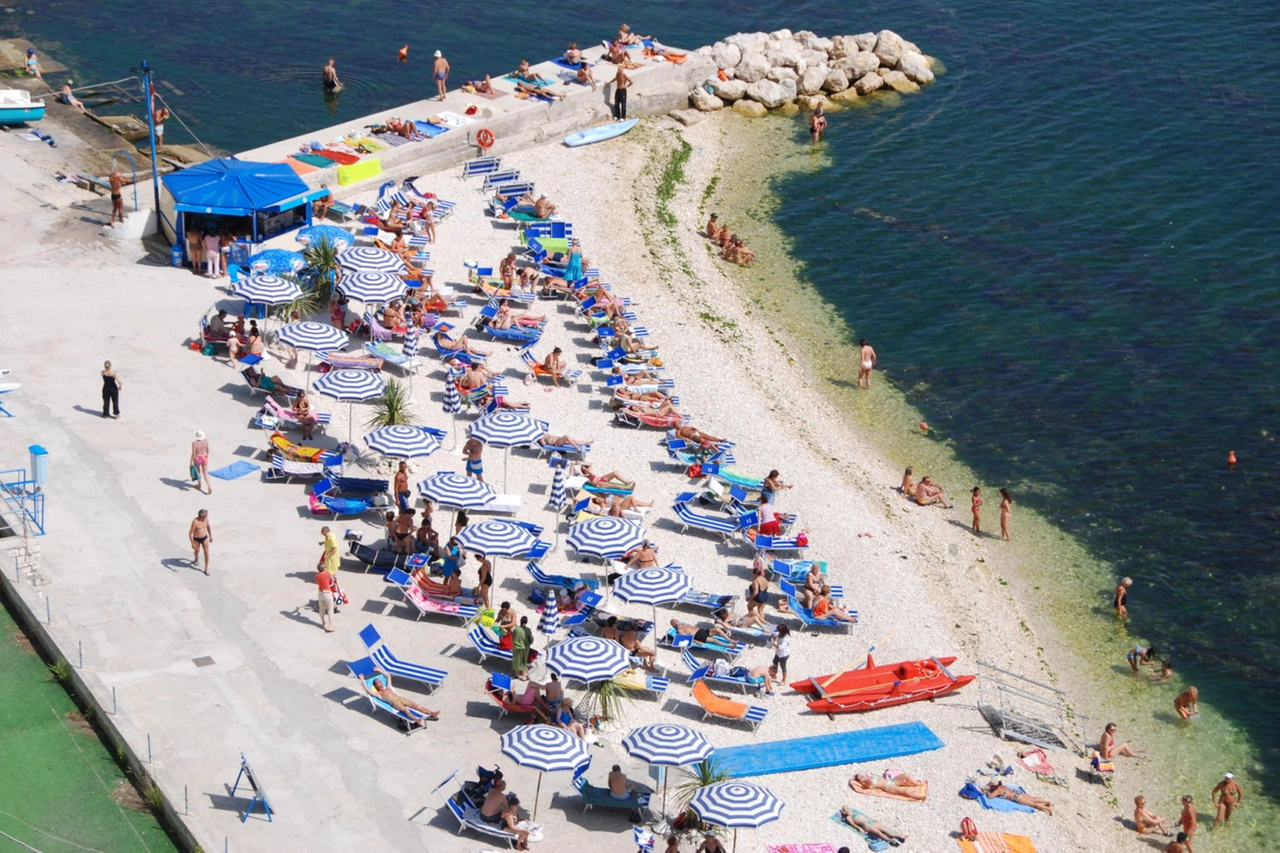 Ancona, la spiaggia del Passetto