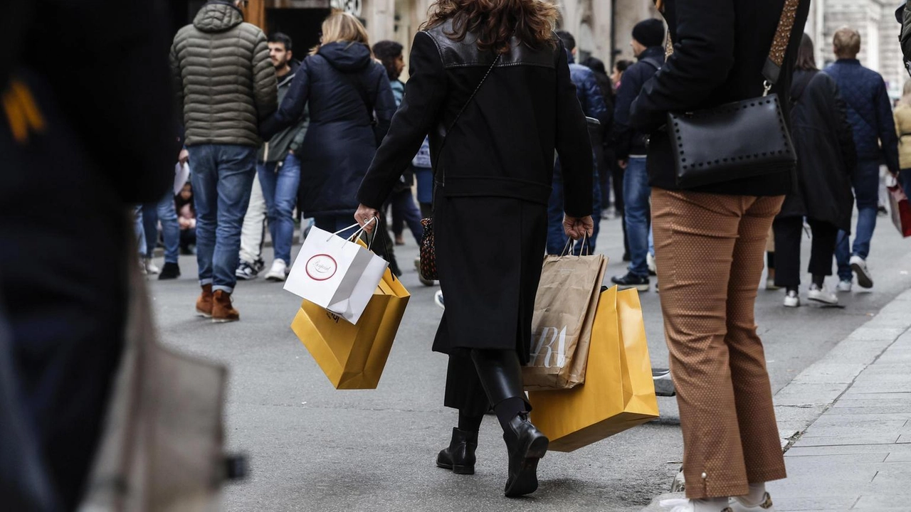 Confcommercio segnala crescita Pil dello 0,2% a febbraio e consumi deboli. Economia italiana ancora disfunzionale.