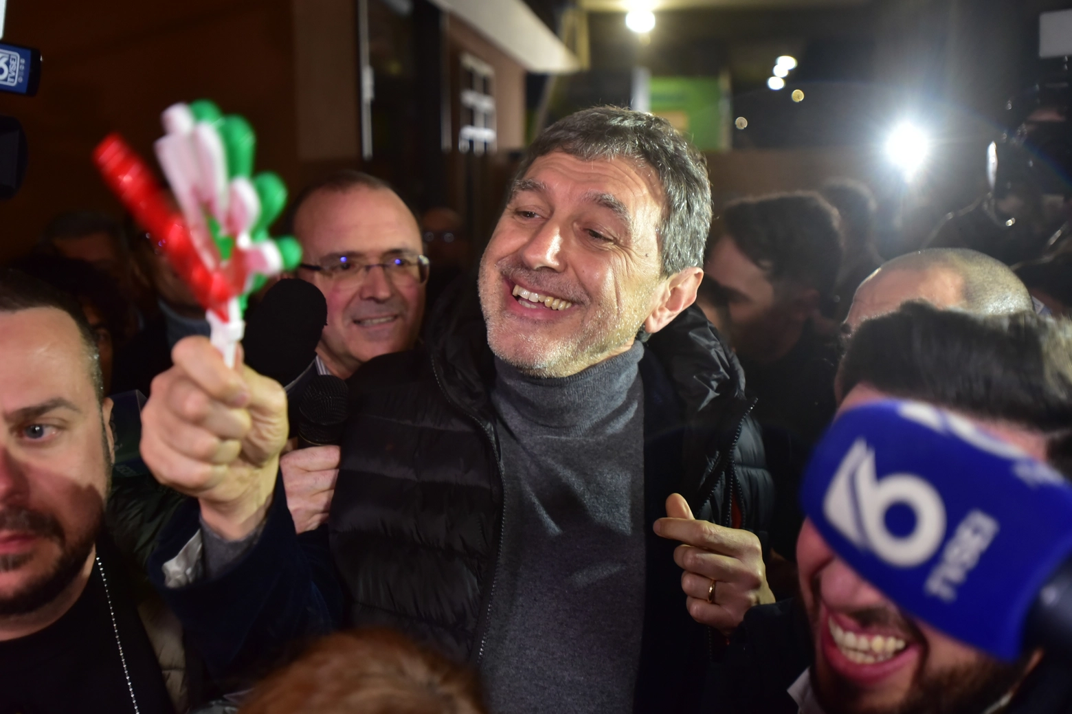 I festeggiamenti di Marco Marsilio, rieletto governatore dell'Abruzzo (ImagoE)