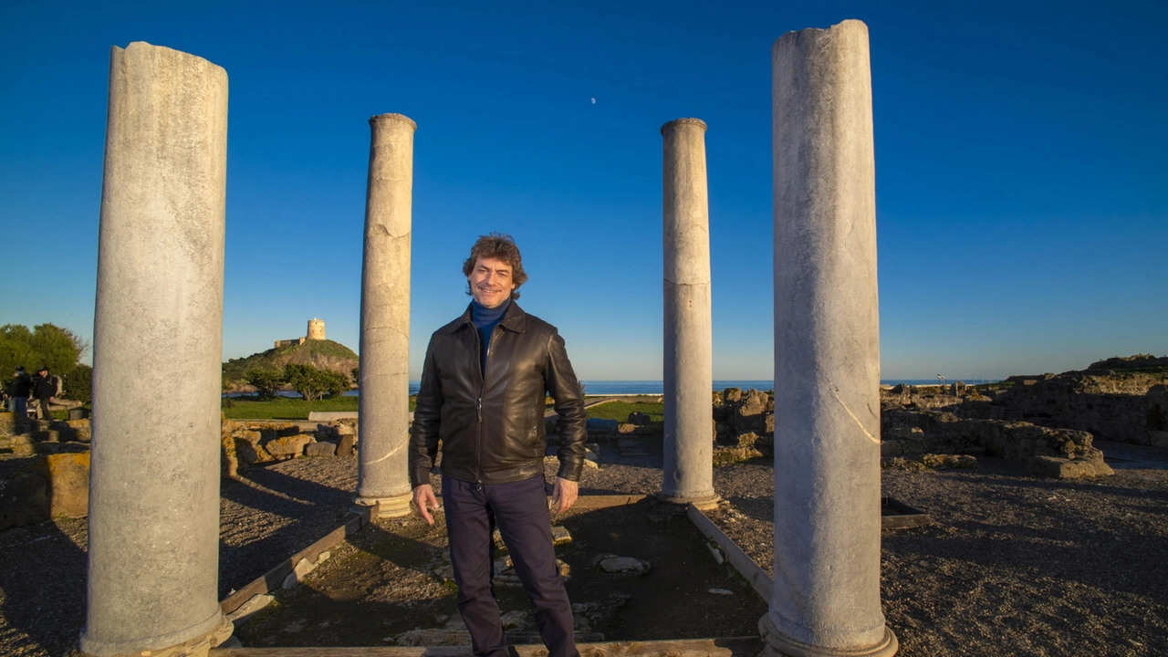 Alberto Angela, 62 anni, in una foto del programma “Ulisse“, che ripartirà il 17 febbraio. Focus sui luoghi di Montalbano