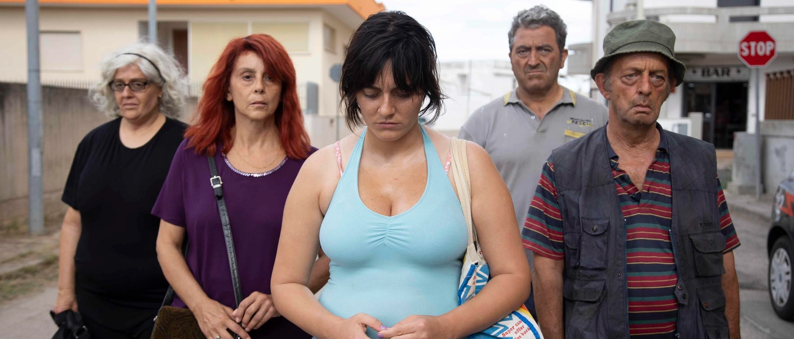 Cancellato il riferimento al paese del Tarantino dopo il ricorso del Comune. Nel cast Vanessa Scalera, Giulia Perulli, Federica Pala, Paolo De Vita