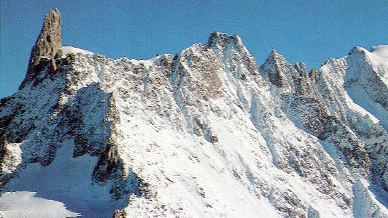 Monte Bianco, il Dente del Gigante (foto Ansa)