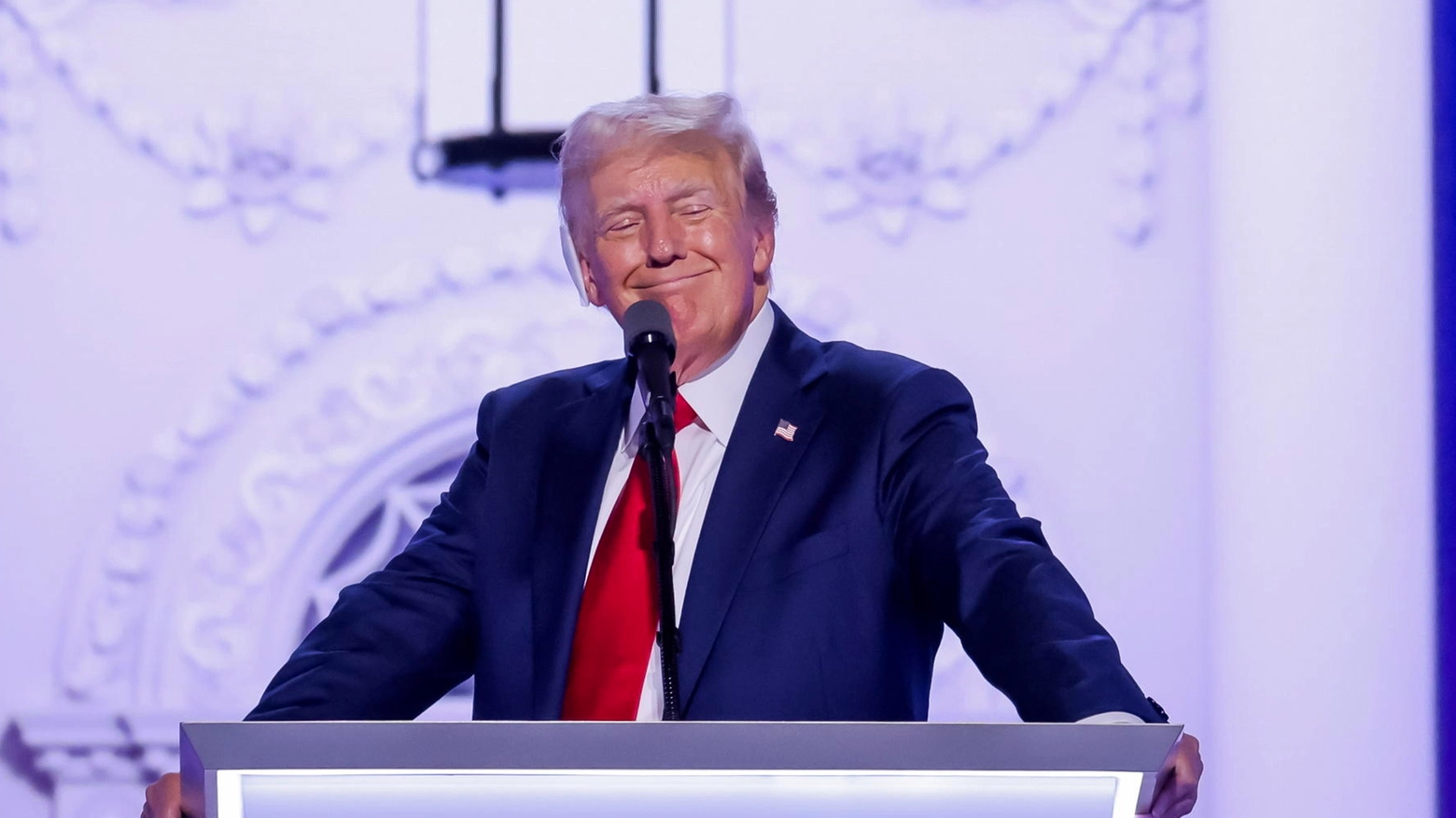 Donald Trump durante il discorso alla convention (Ansa)