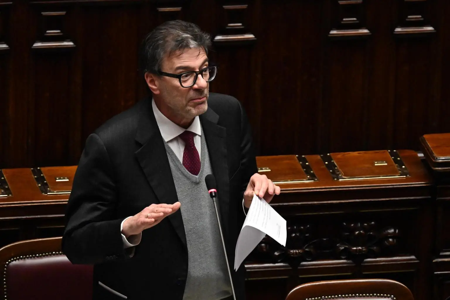 Giorgetti critica i debiti per la difesa e il riarmo della Germania