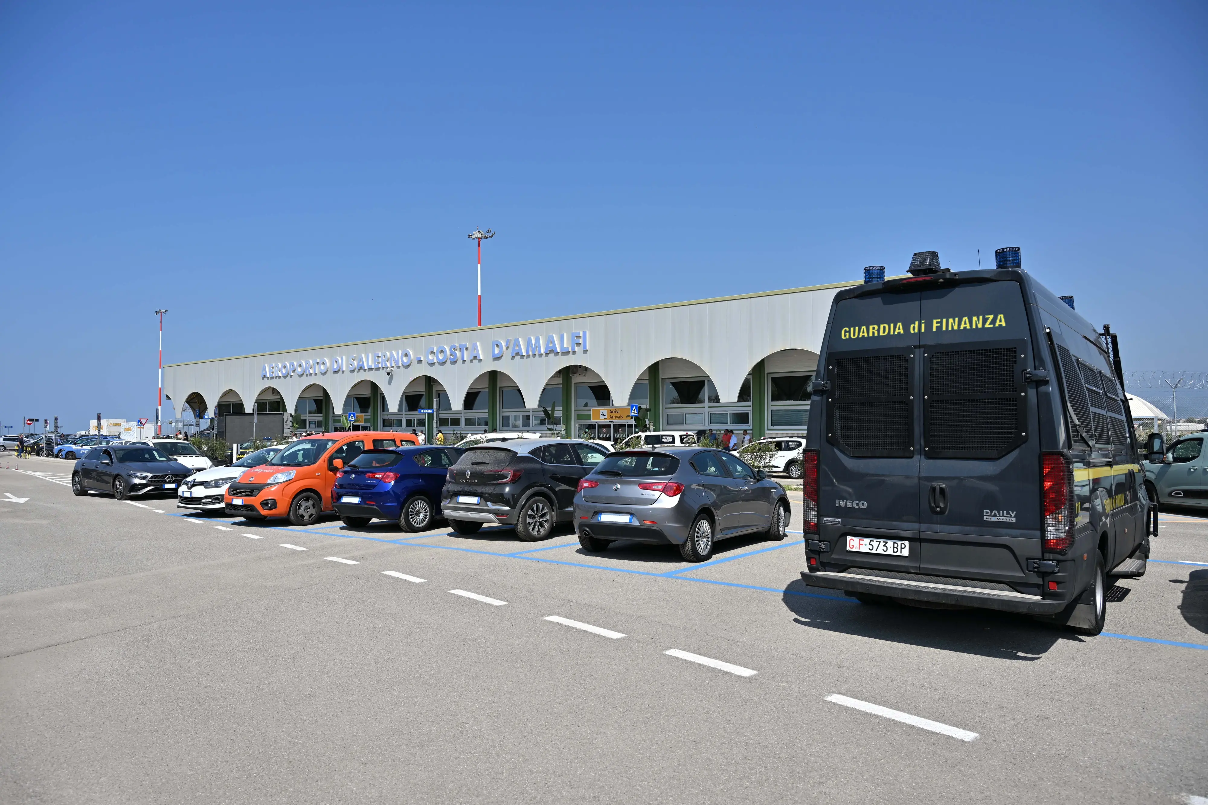 Quanto costa il parcheggio (a pagamento) in Italia e in Ue. Aeroporti, la classifica