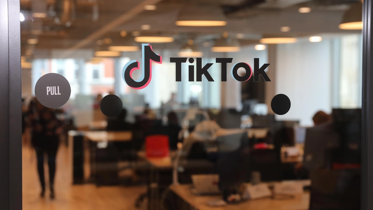 Una sede di TikTok in un'immagine di archivio (foto Imagoeconomica)