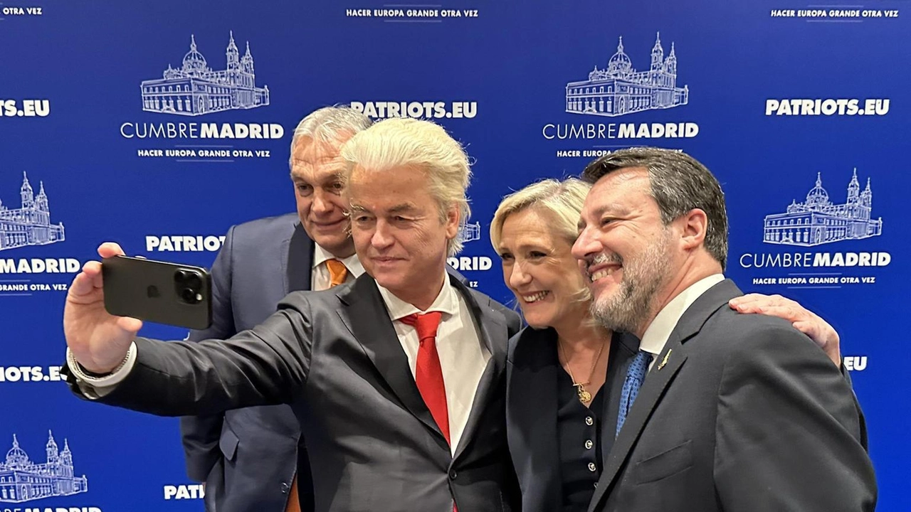 Matteo Salvini attacca Scholz per la proposta delle truppe Nato in Groenlandia e sostiene l'unità dei Patrioti in Europa.