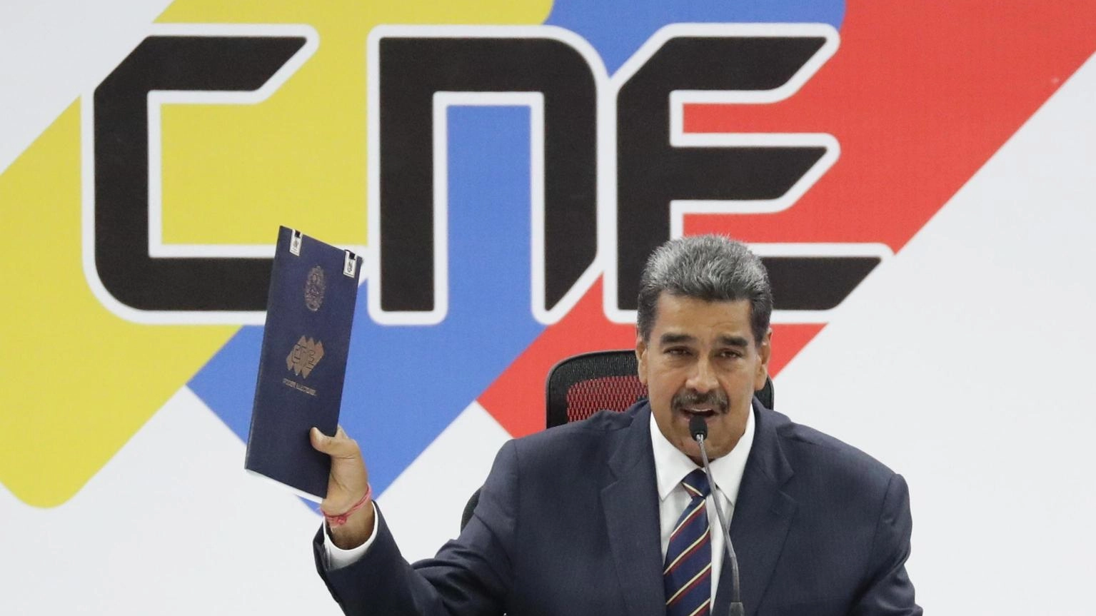 Cremlino, 'l'opposizione venezuelana accetti la sconfitta'