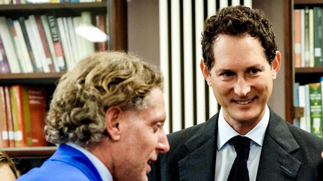 Eredità Agnelli, il gip:: "Trust fittizi, doni e libro. La strategia degli Elkann"