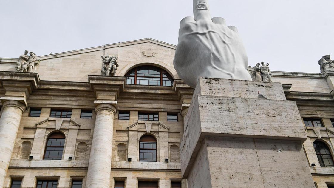 Borsa: Milano sale (+1%), corrono Tim, e Banco, cauta Unicredit