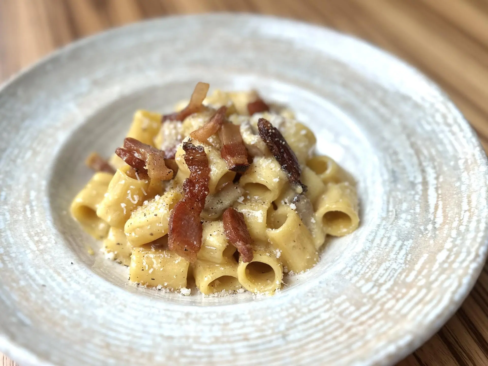 Carbonara Day, la ricetta dello chef: mezze maniche alla carbonara