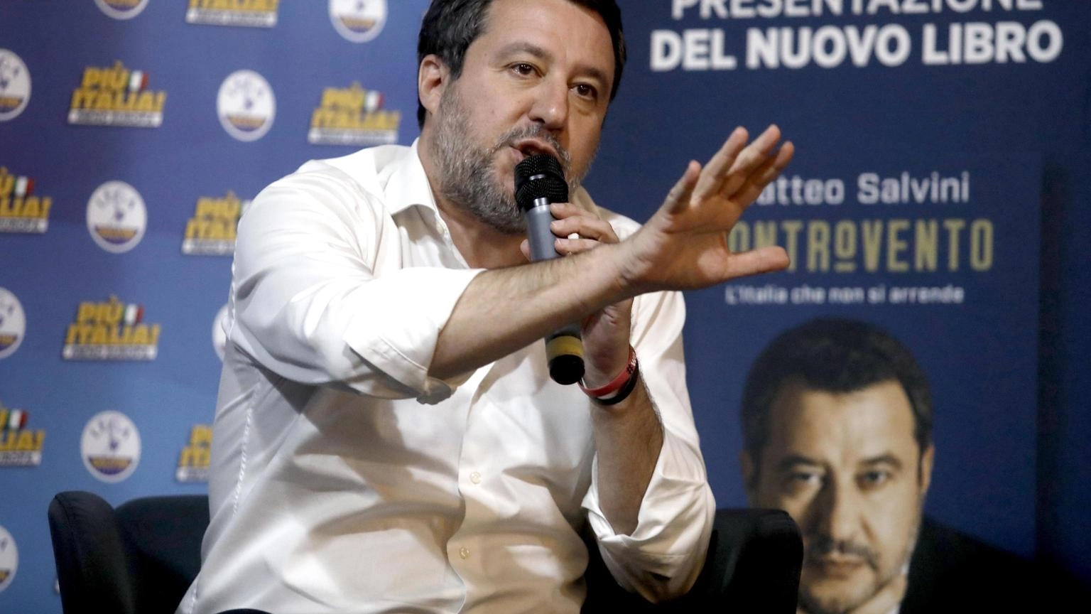 Salvini, mai un solo italiano a combattere in Ucraina