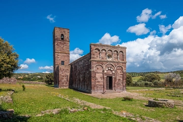 Anglona, la Sardegna più selvaggia tra la Foresta pietrificata, le Tombe dei giganti e le Domus de Janas