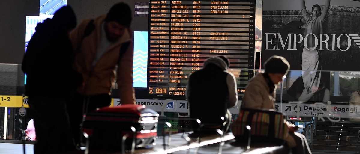 Sciopero treni, si cambia: fasce di tutela anche la domenica. Ecco gli orari garantiti nei festivi