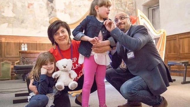 Salvatore Franzè, papà di Giorgia, è presidente dell’associazione Onlus Pro Rett, che si occupa di sostenere e finanziare la ricerca scientifica sulla patologia. “E speriamo presto di poter dire: c’è una cura!”