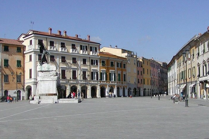 Piazza Matteotti a Sarzana