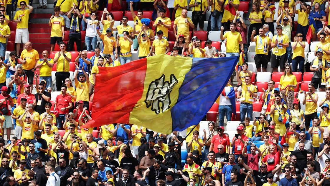 I cori pro Putin dei tifosi romeni nella partita contro l’Ucraina erano un fake. La disinformazione russa a Euro 2024