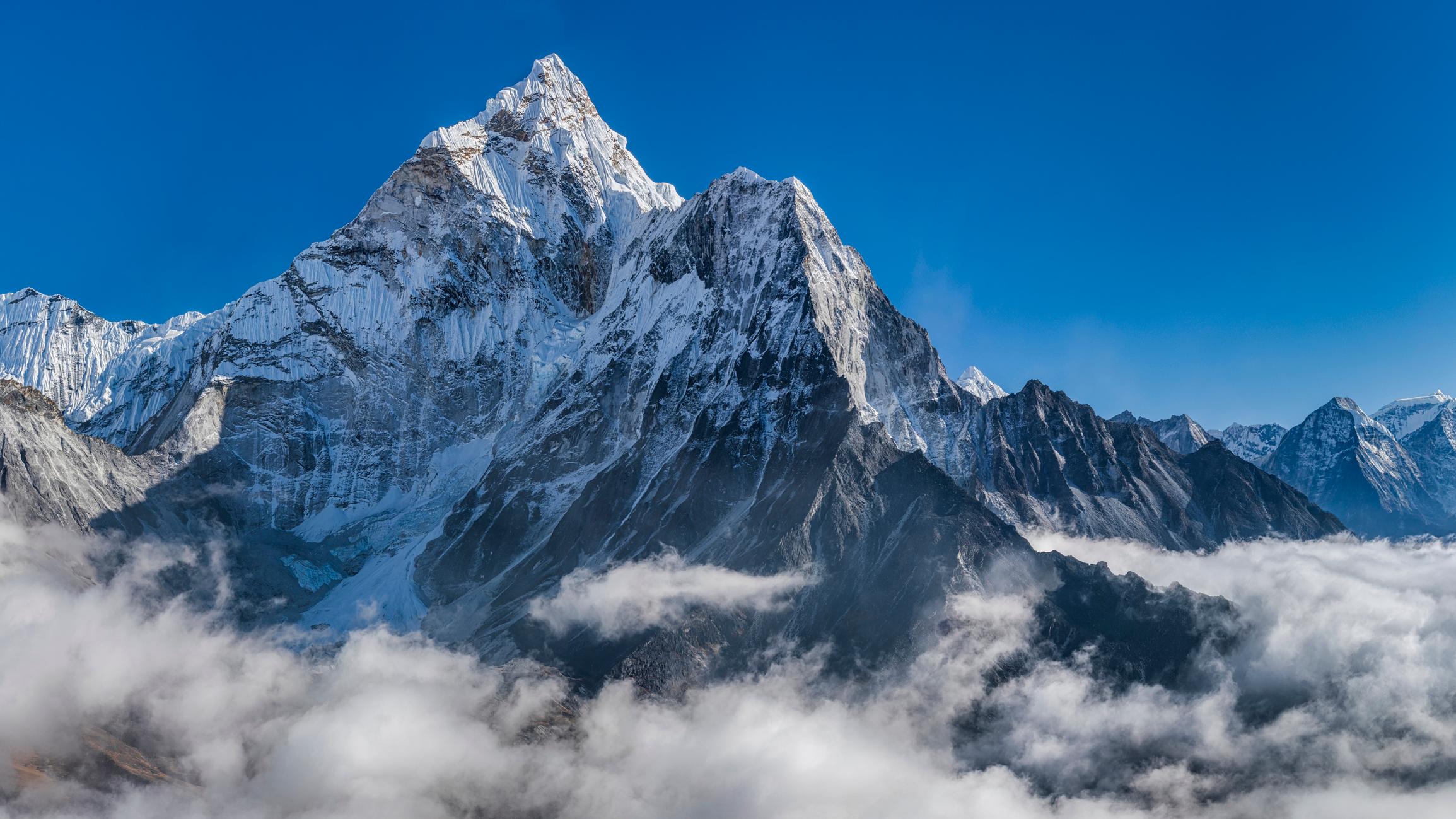 Himalaya, troppa poca neve. “Rischio siccità per un miliardo di persone”. Cosa dice lo studio