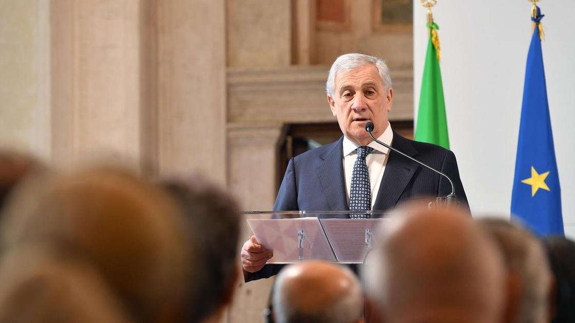 Tajani, aspettiamo proposte sinistra sul tecnico per Consulta