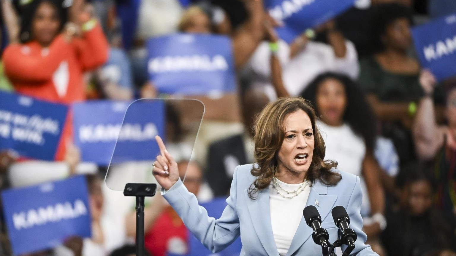 Harris a Trump, se hai qualcosa da dire dimmelo in faccia