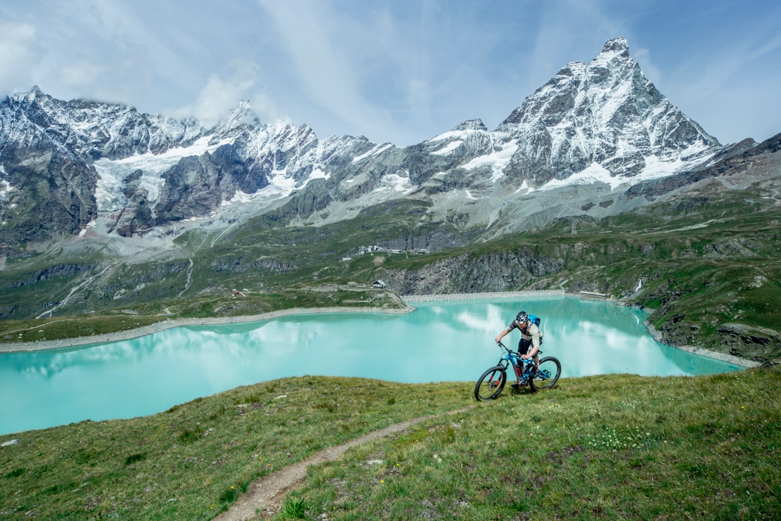 Tanti chilometri di piste e splendidi scenari al Bike Park Cervino (credits Falch-Photography)