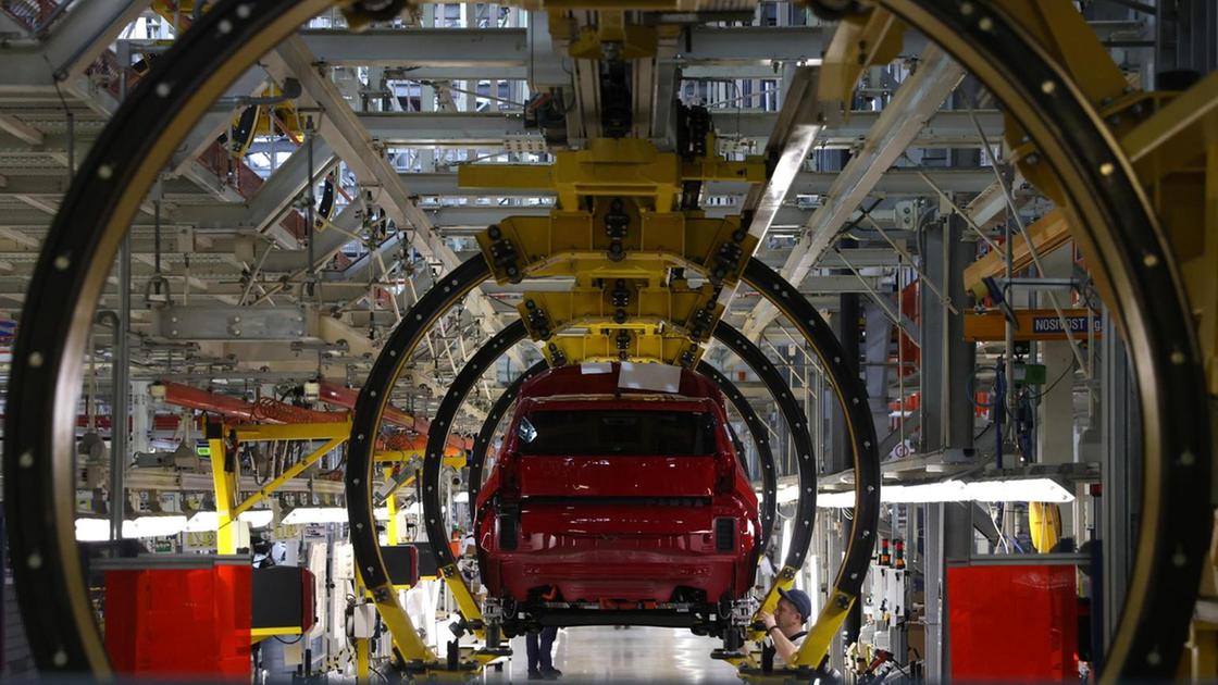 Anfia, caduta libera della produzione auto,  32,4% a ottobre