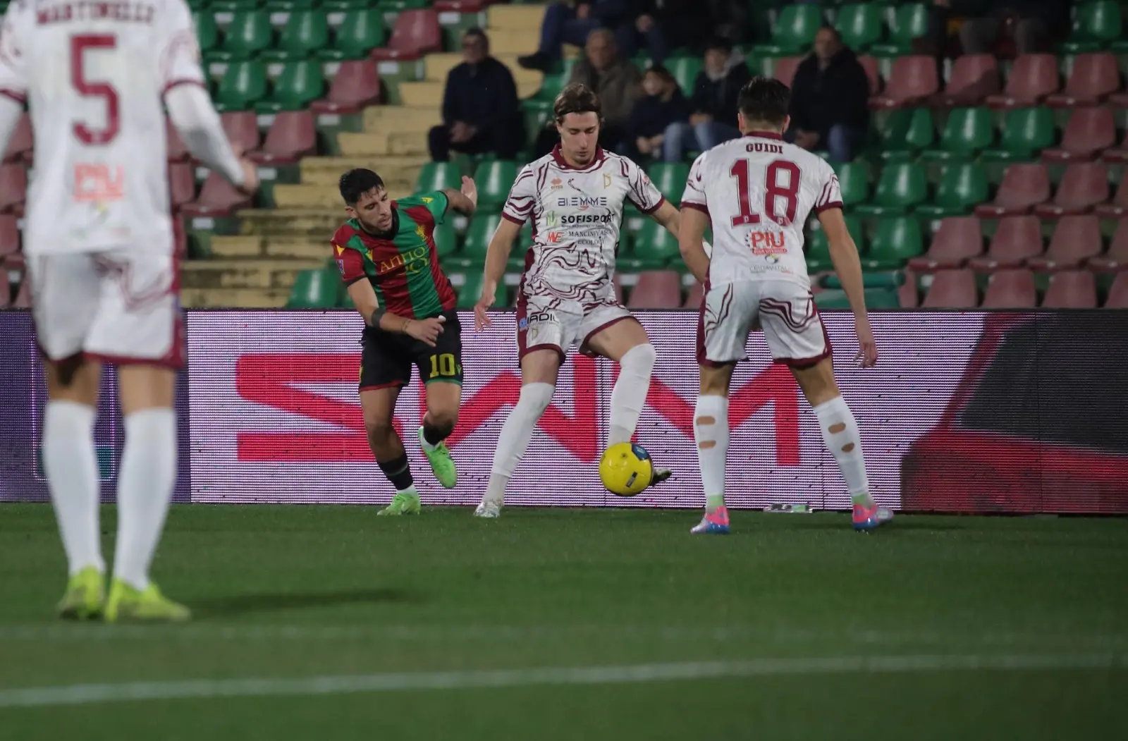 Pontedera, un punto prezioso. Con la Ternana finisce 0-0