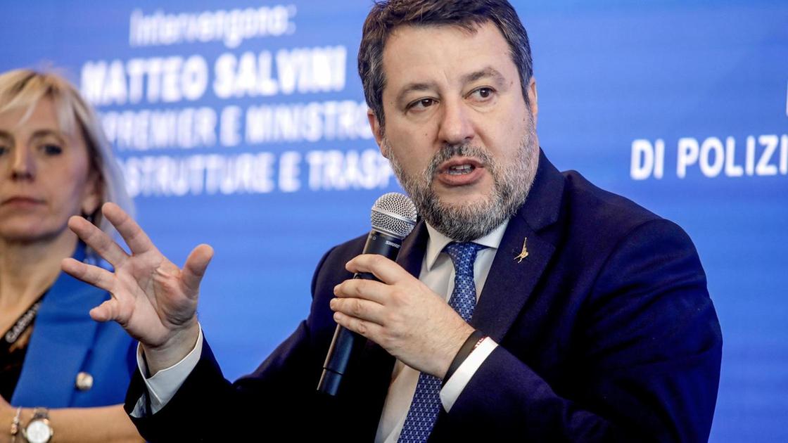 Salvini critica Macron e difende Trump: "Contributo della Lega alla pace"