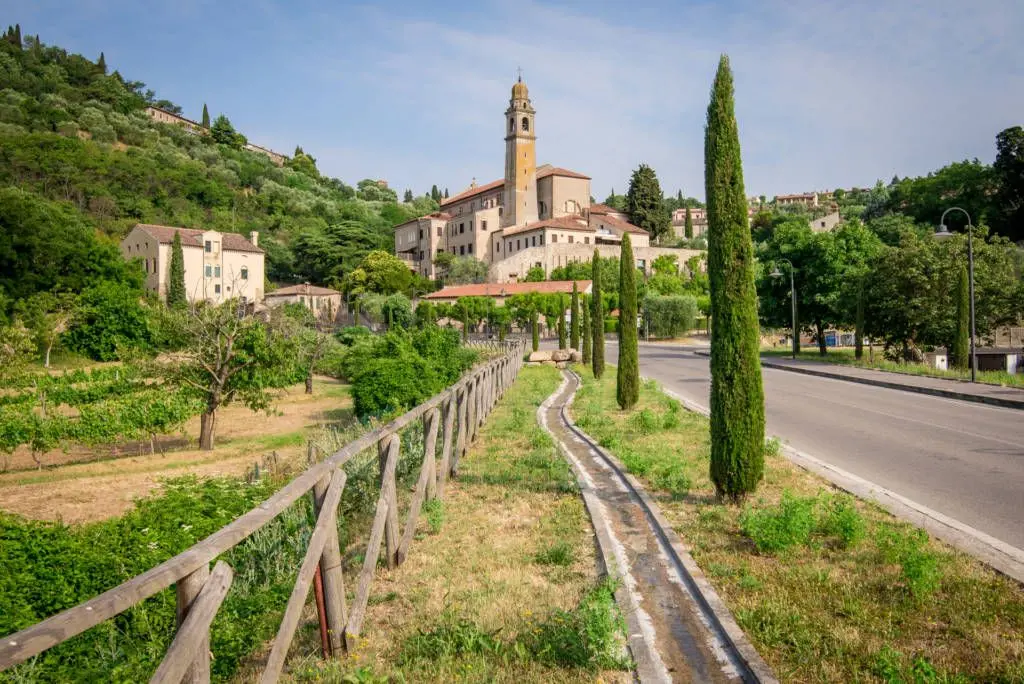 Arquà Petrarca, il borgo medievale sui Colli Euganei dove tutto si ispira al poeta