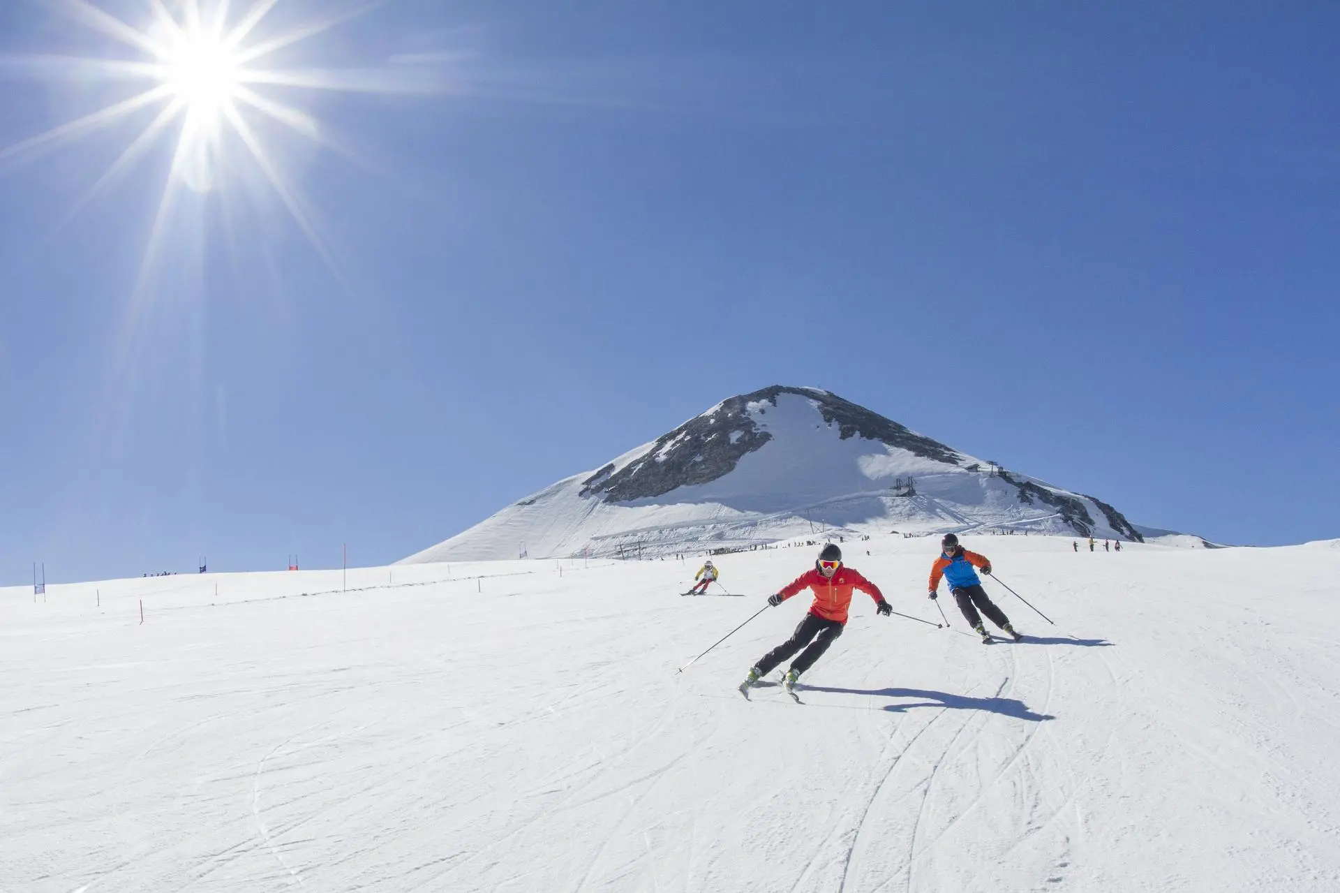 Sci estivo al Passo dello Stelvio, via alla stagione: impianti, piste e orari