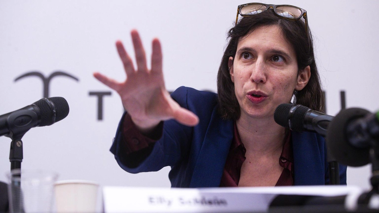 Elly Schlein critica Giorgia Meloni per il silenzio sugli attacchi di Trump all'Ucraina e UE e la possibile assenza al G7.