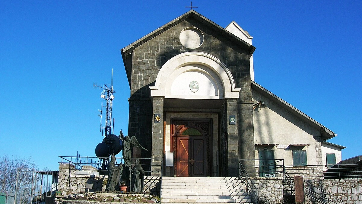 Il Santuario di San Michele al Monte Faito (Napoli)