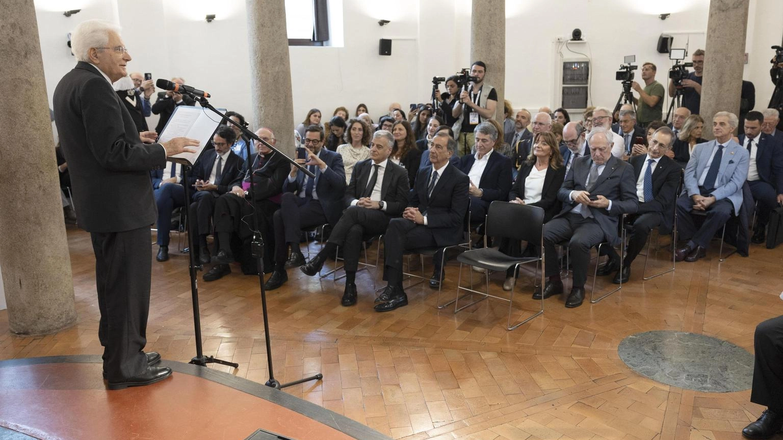 Mattarella, sacche di salari bassi lacerano coesione sociale