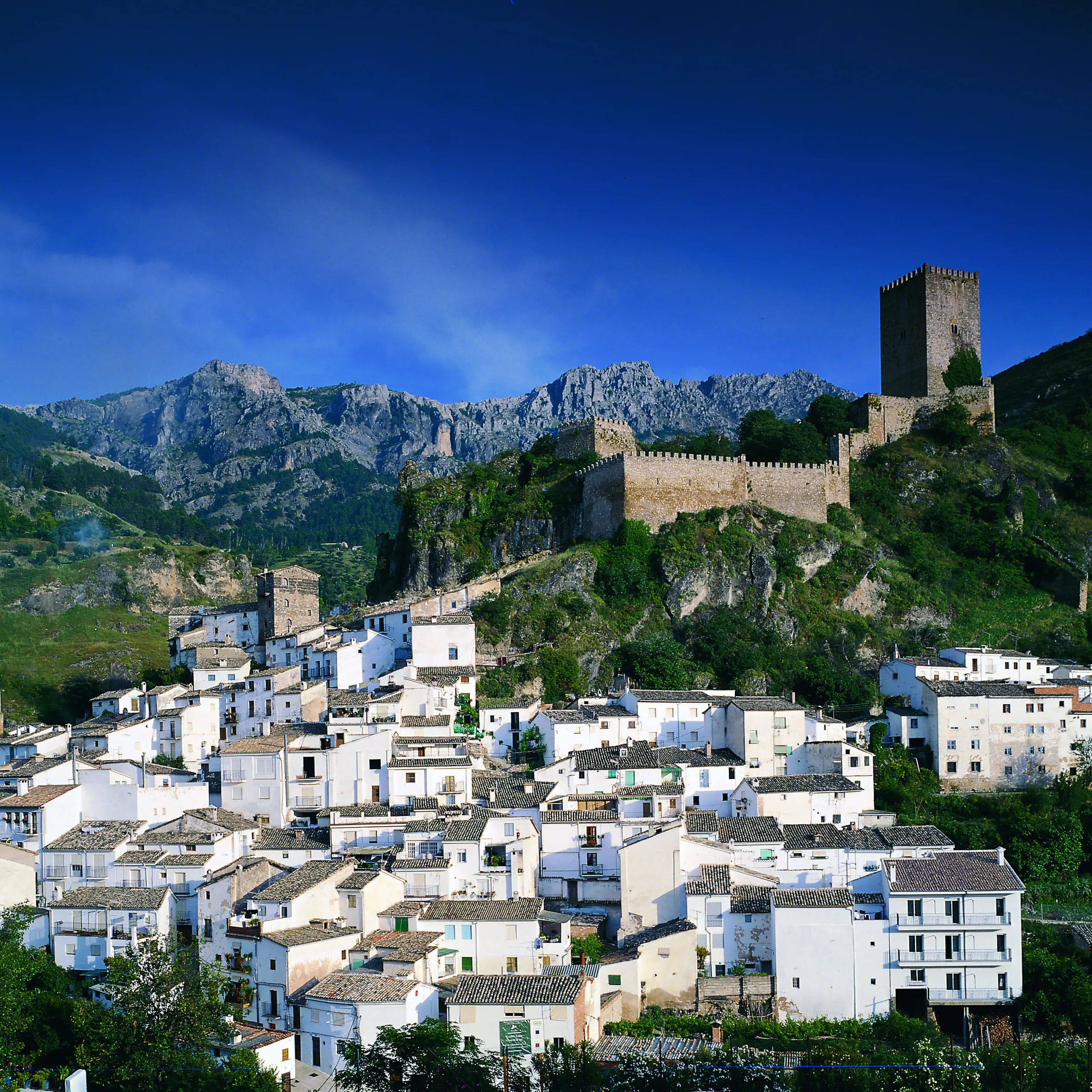 Viaggi d'autunno in Spagna: gli itinerari da non perdere tra città, borghi e foliage