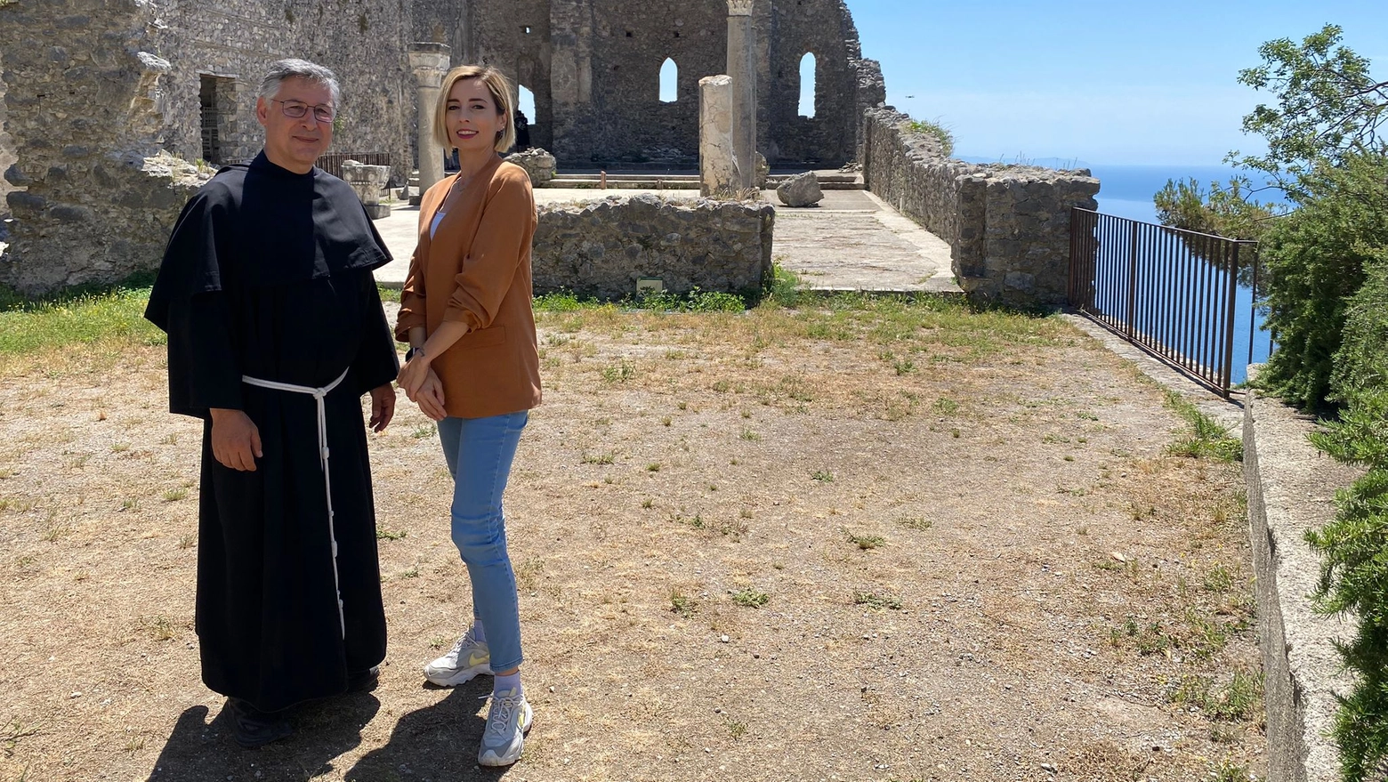 Padre Enzo Fortunato e Giulia Nannini conducono 'In cammino'