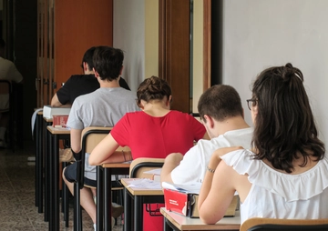 Esame di maturità 2024, è ansia da vigilia. Nel toto tracce della prima prova anche Marconi e lo sbarco in Normandia