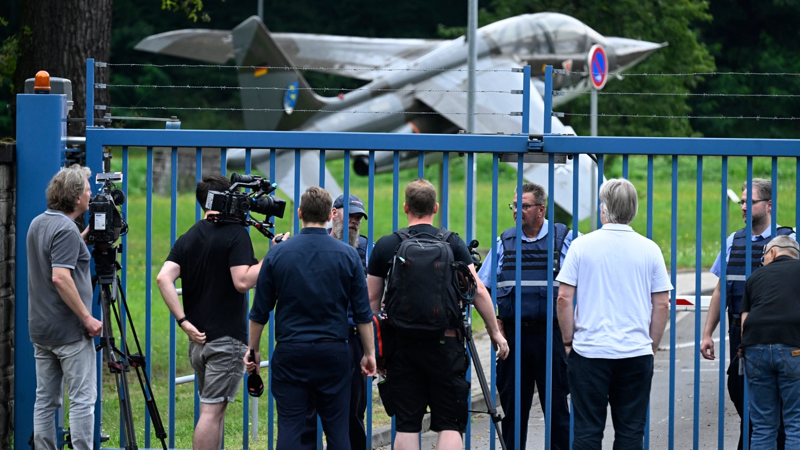 Cologne-Wahn military airfield cordoned off due to investigation