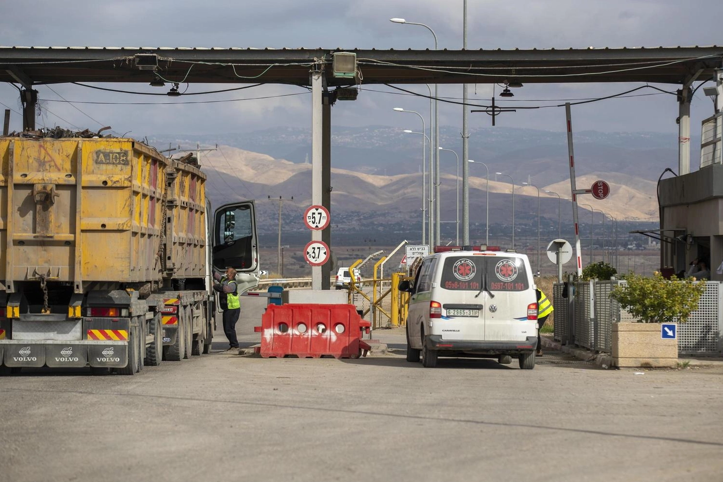 Israele chiude tutti i valichi di frontiera con la Giordania