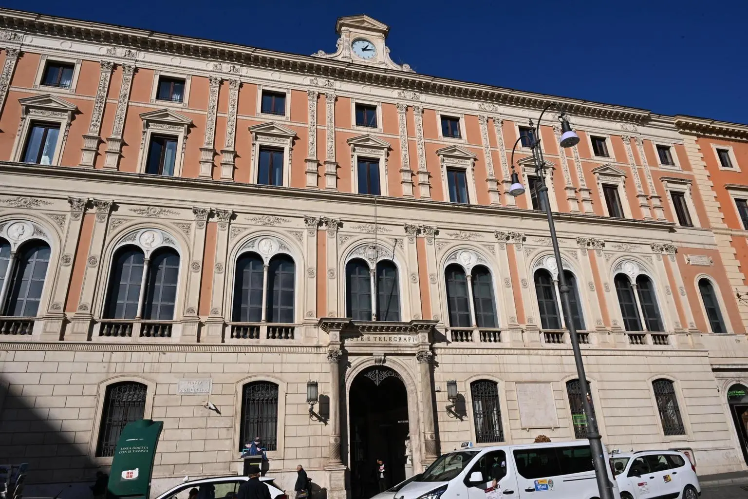 Poste Italiane acquisisce il 9,81% di azioni Tim da Cassa Depositi e Prestiti