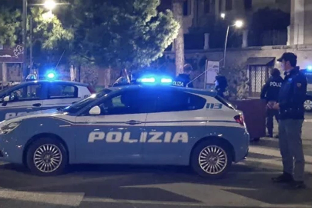 Tensione in via delle Volte. Festa di laurea degenera. Lite e parapiglia in strada